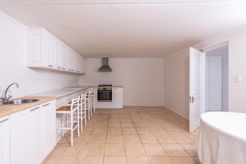 5 Bedroom Property for Sale in Constantia Western Cape